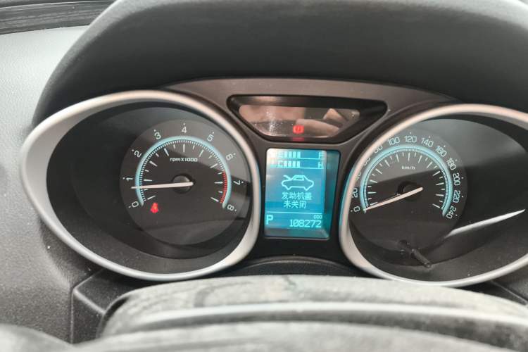 Used GAC Trumpchi GS5 Super 2015 2.0L Automatic Two-Wheel Drive Comfort Edition Odometer Close Up