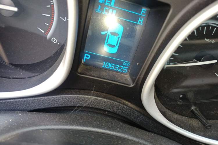 Used GAC Trumpchi GS5 Super 2015 1.8T Automatic Two-Wheel Drive Elite Edition Odometer Close Up
