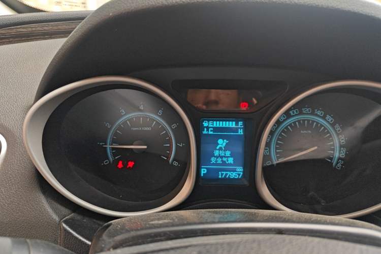 Used GAC Trumpchi GS5 Super 2015 2.0L Automatic Two-Wheel Drive Luxury Navigation Edition Odometer Close Up