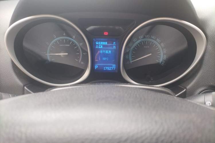 Used GAC Trumpchi GS5 Super 2015 2.0L Automatic Two-Wheel Drive Comfort Edition Odometer Close Up