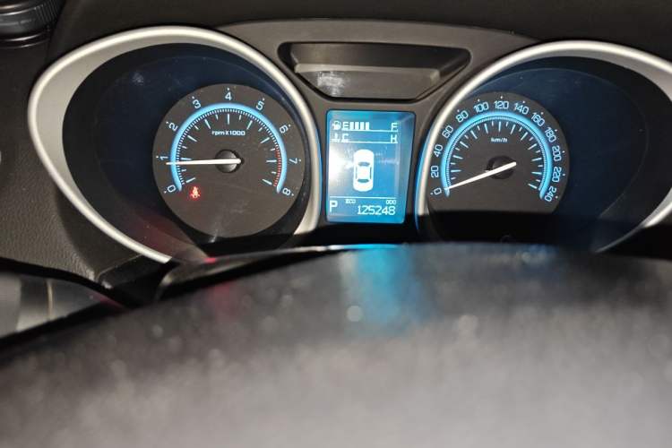 Used GAC Trumpchi GS5 Super 2015 1.8T Automatic Two-Wheel Drive Luxury Edition Odometer Close Up