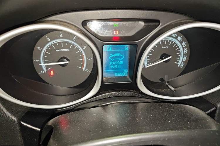 Used GAC Trumpchi GS5 Super 2015 2.0L Manual Two-Wheel Drive Elite Edition Odometer Close Up