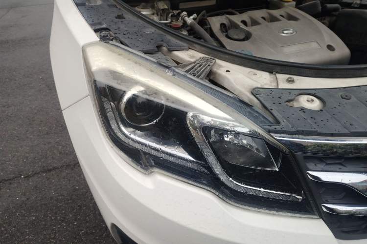 Used GAC Trumpchi GS5 Super 2015 2.0L Automatic Two-Wheel Drive Luxury Navigation Edition Right Front Headlight