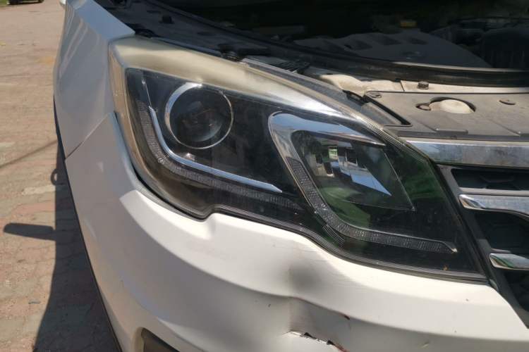 Used GAC Trumpchi GS5 Super 2015 2.0L Manual Two-Wheel Drive Comfort Edition Right Front Headlight