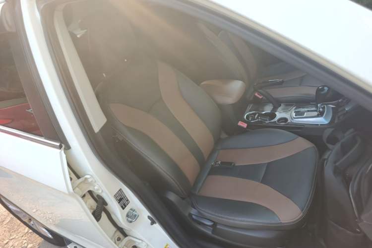 Used GAC Trumpchi GS5 Super 2015 2.0L Automatic Two-Wheel Drive Elite Edition Right Front Seat