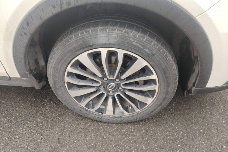 Used GAC Trumpchi GS5 Super 2015 2.0L Automatic Two-Wheel Drive Luxury Navigation Edition Right Front Wheel Hub