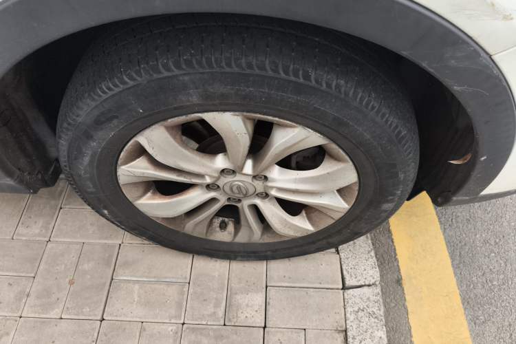 Used GAC Trumpchi GS5 Super 2015 2.0L Automatic Two-Wheel Drive Comfort Edition Right Front Wheel Hub