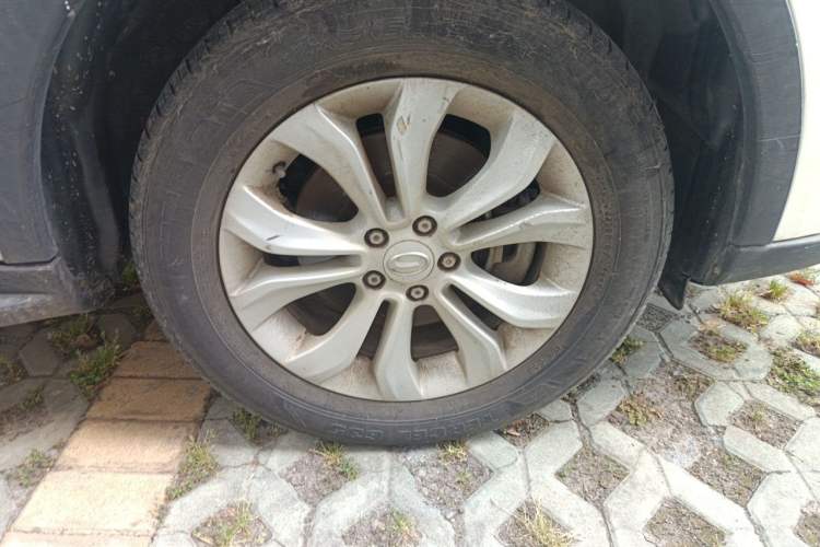 Used GAC Trumpchi GS5 Super 2015 1.8T Automatic Two-Wheel Drive Elite Edition Right Front Wheel Hub