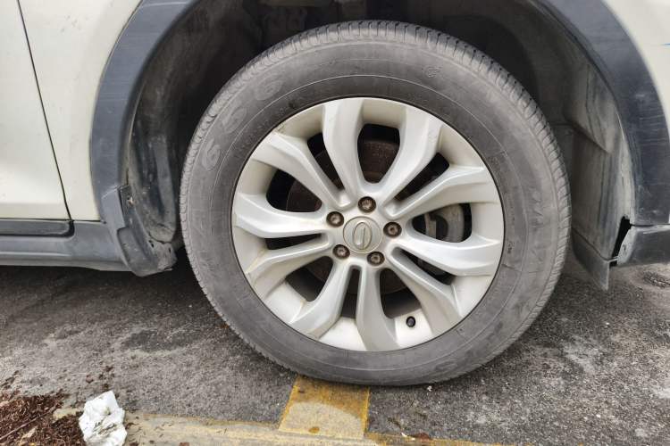 Used GAC Trumpchi GS5 Super 2015 2.0L Automatic Two-Wheel Drive Elite Edition Right Front Wheel Hub