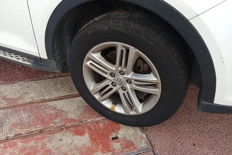 Used GAC Trumpchi GS5 Super 2015 2.0L Automatic Two-Wheel Drive Comfort Edition Right Front Wheel Hub