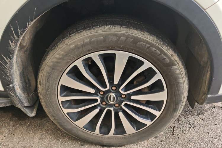Used GAC Trumpchi GS5 Super 2015 2.0L Automatic Two-Wheel Drive Luxury Navigation Edition Right Front Wheel Hub