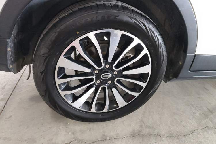 Used GAC Trumpchi GS5 Super 2015 1.8T Automatic All-Wheel Drive Luxury Navigation Edition Right Rear Wheel Hub