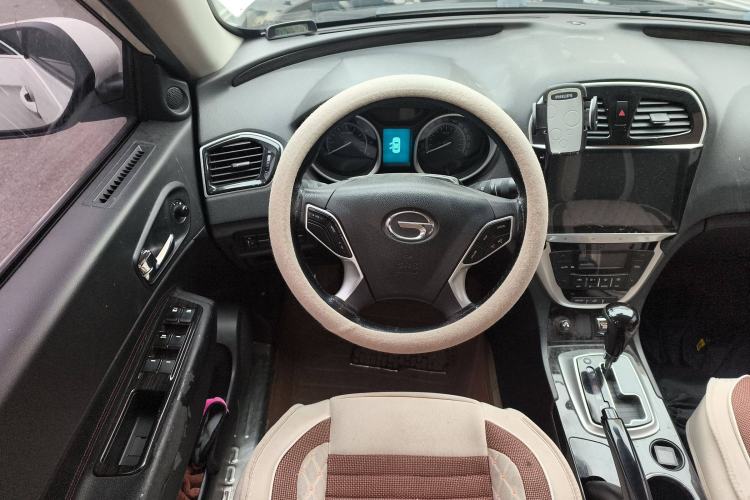 Used GAC Trumpchi GS5 Super 2015 2.0L Automatic Two-Wheel Drive Comfort Edition Steering Wheel