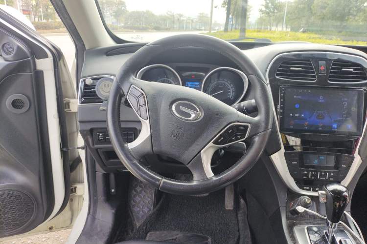 Used GAC Trumpchi GS5 Super 2015 2.0L Automatic Two-Wheel Drive Comfort Edition Steering Wheel