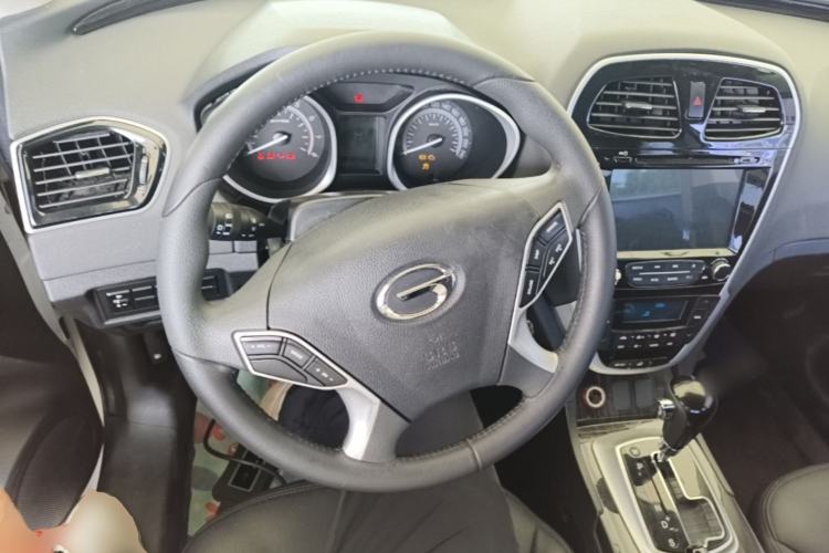 Used GAC Trumpchi GS5 Super 2015 2.0L Automatic Two-Wheel Drive Comfort Edition Steering Wheel