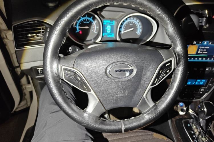 Used GAC Trumpchi GS5 Super 2015 1.8T Automatic Two-Wheel Drive Luxury Edition Steering Wheel
