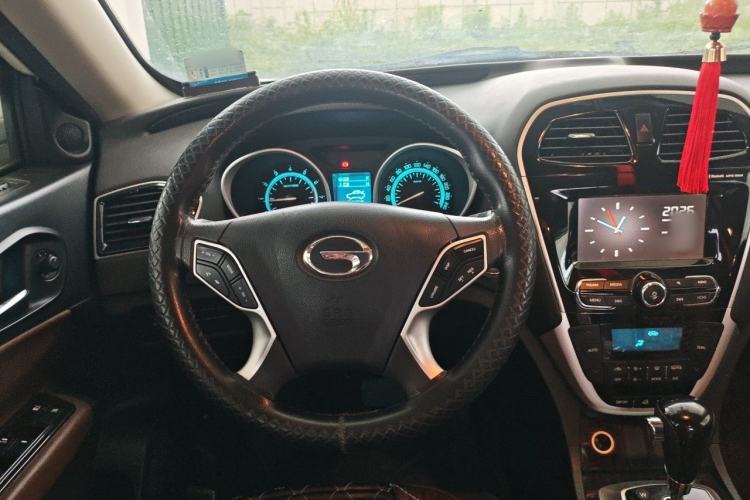 Used GAC Trumpchi GS5 Super 2015 2.0L Automatic Two-Wheel Drive Luxury Navigation Edition Steering Wheel