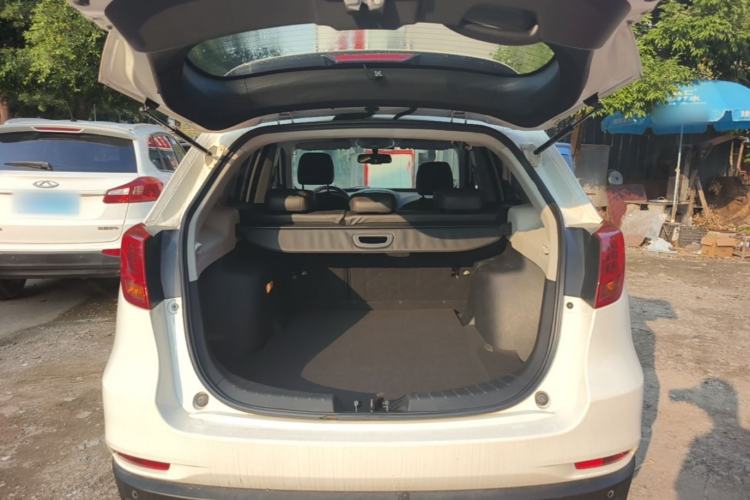 Used GAC Trumpchi GS5 Super 2015 2.0L Automatic Two-Wheel Drive Elite Edition Trunk