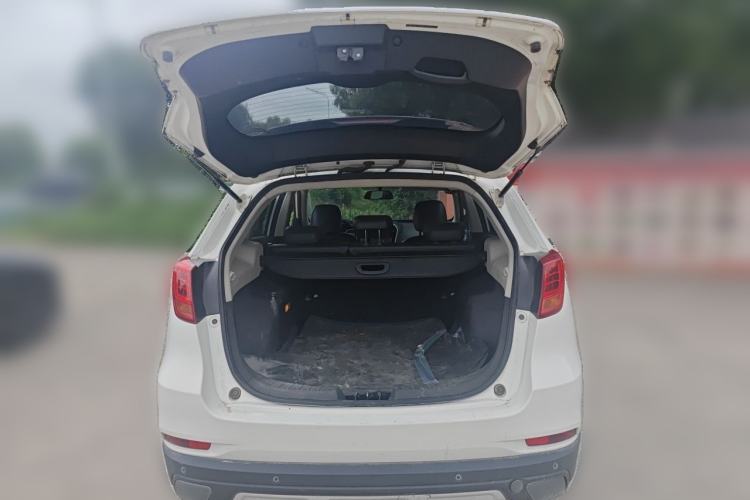 Used GAC Trumpchi GS5 Super 2015 2.0L Manual Two-Wheel Drive Elite Edition Trunk