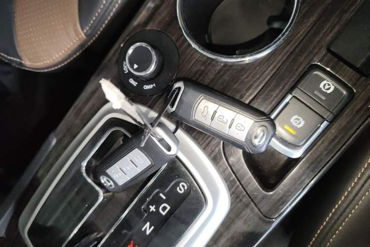 Used GAC Trumpchi GS5 Super 2015 1.8T Automatic All-Wheel Drive Luxury Navigation Edition Vehicle Key