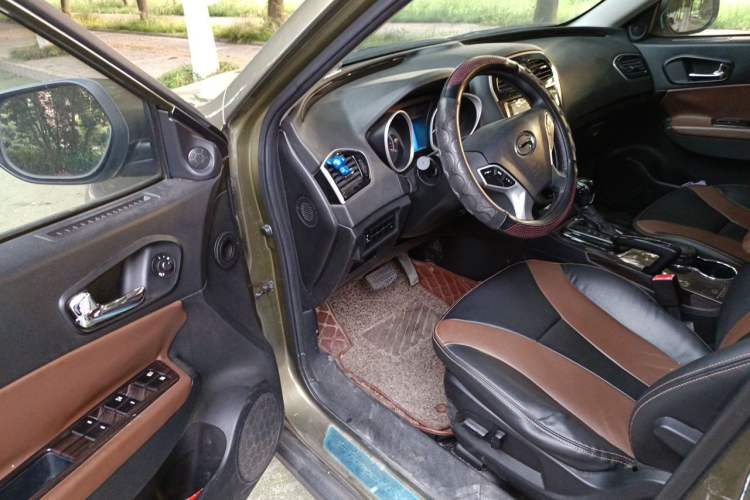 Used GAC Trumpchi GS5 Super 2015 1.8T Automatic Two-Wheel Drive Elite Edition Driver Seat