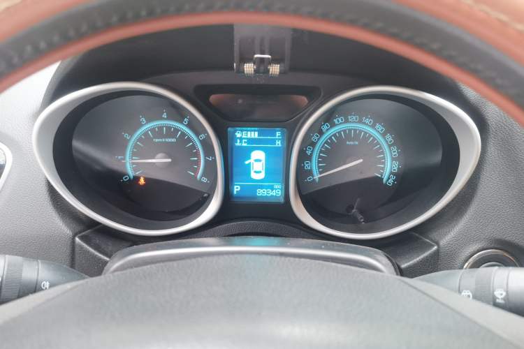 Used GAC Trumpchi GS5 Super 2015 2.0L Automatic Two-Wheel Drive Luxury Navigation Edition Instrument Cluster