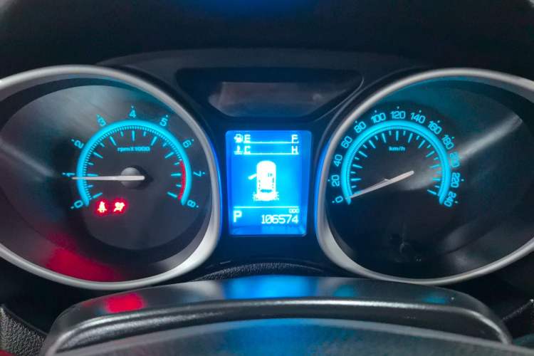 Used GAC Trumpchi GS5 Super 2015 2.0L Automatic Two-Wheel Drive Luxury Navigation Edition Instrument Cluster