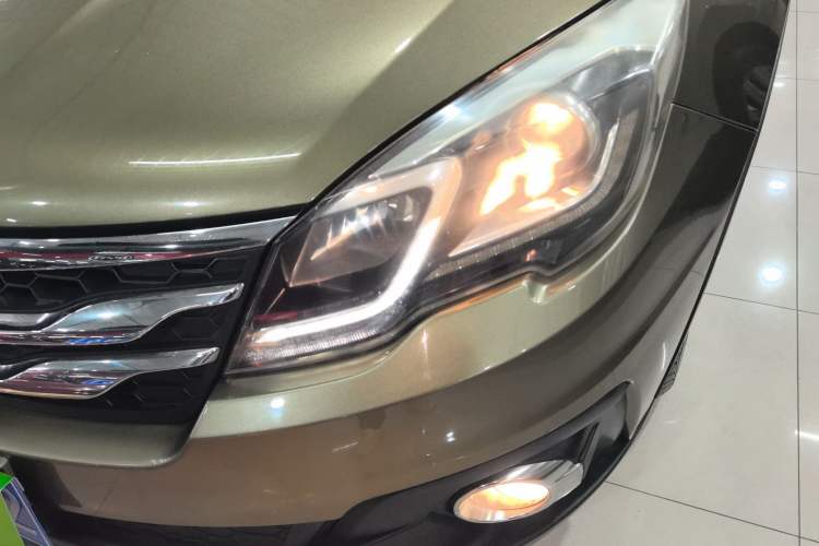 Used GAC Trumpchi GS5 Super 2015 2.0L Automatic Two-Wheel Drive Luxury Navigation Edition Left Front Headlight