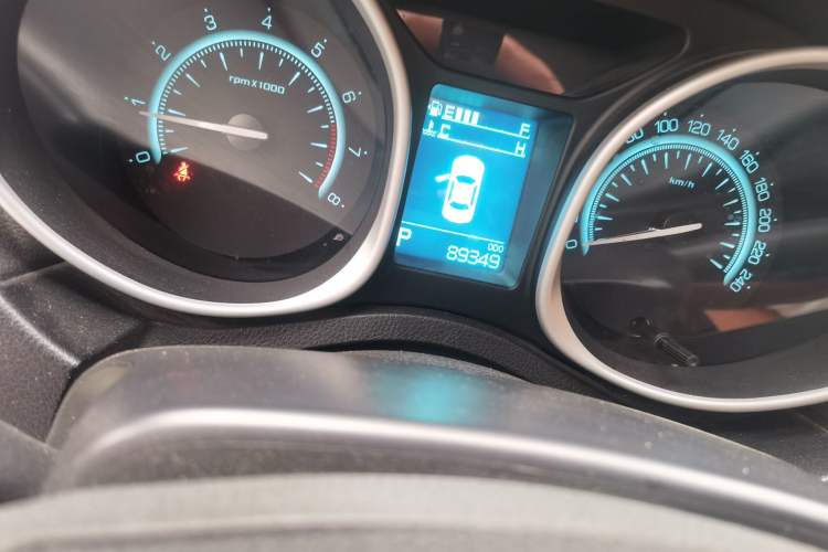 Used GAC Trumpchi GS5 Super 2015 2.0L Automatic Two-Wheel Drive Luxury Navigation Edition Odometer Close Up