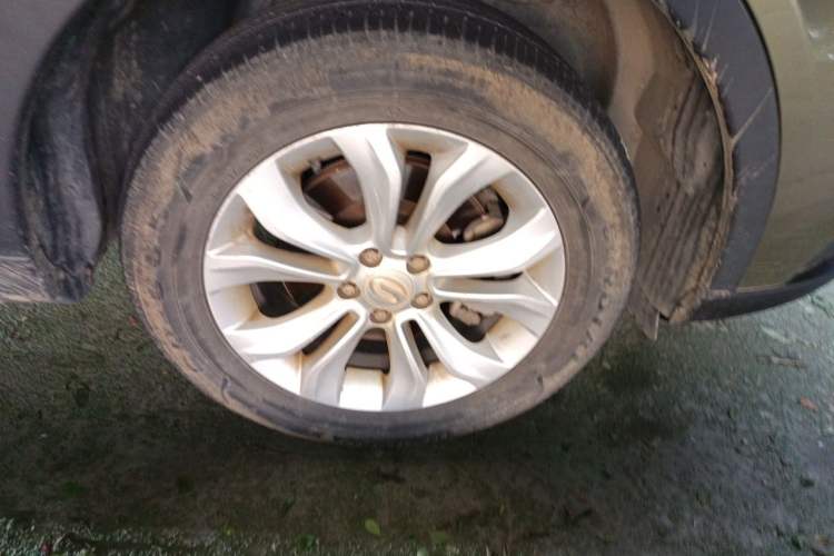 Used GAC Trumpchi GS5 Super 2015 1.8T Automatic Two-Wheel Drive Elite Edition Right Front Wheel Hub