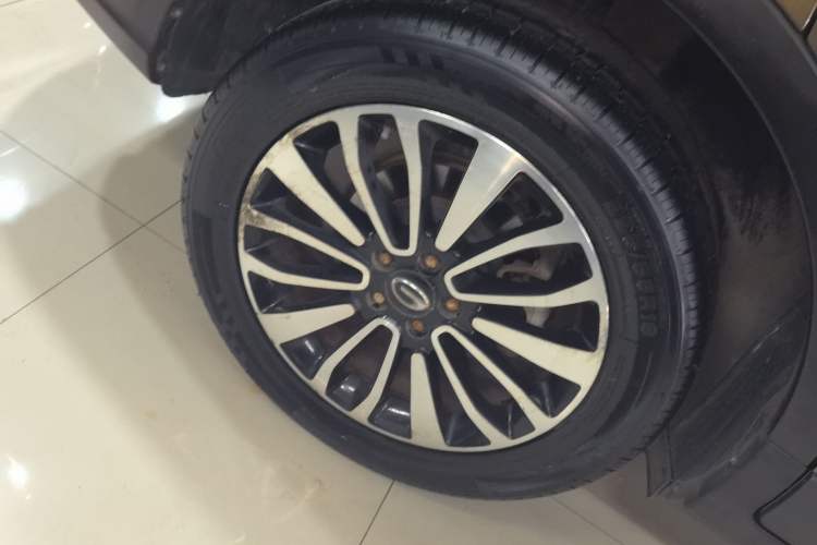 Used GAC Trumpchi GS5 Super 2015 2.0L Automatic Two-Wheel Drive Luxury Navigation Edition Right Rear Wheel Hub
