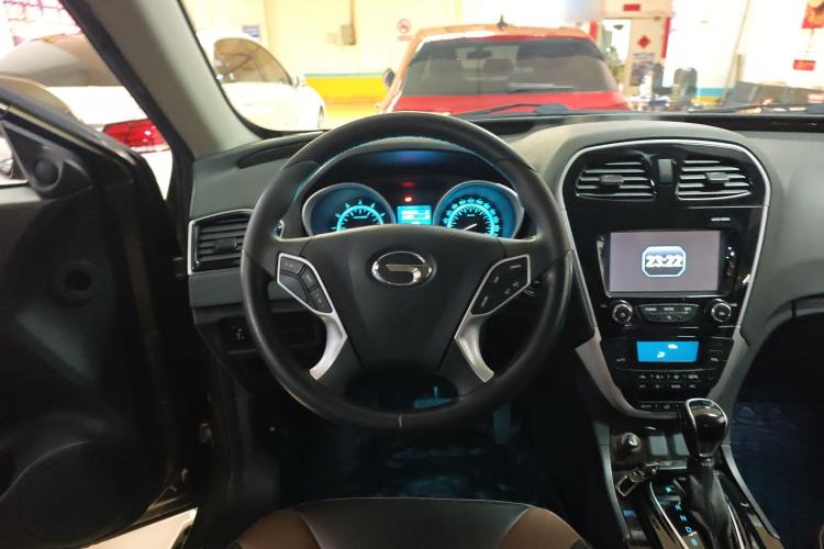 Used GAC Trumpchi GS5 Super 2015 1.8T Automatic Two-Wheel Drive Luxury Edition Steering Wheel