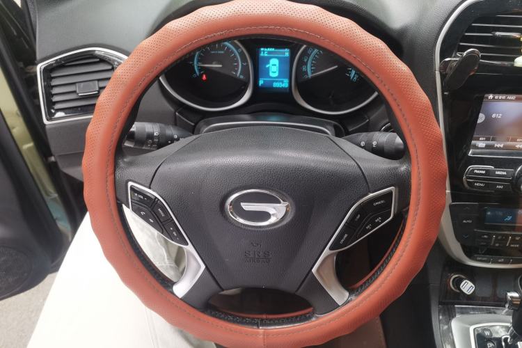 Used GAC Trumpchi GS5 Super 2015 2.0L Automatic Two-Wheel Drive Luxury Navigation Edition Steering Wheel