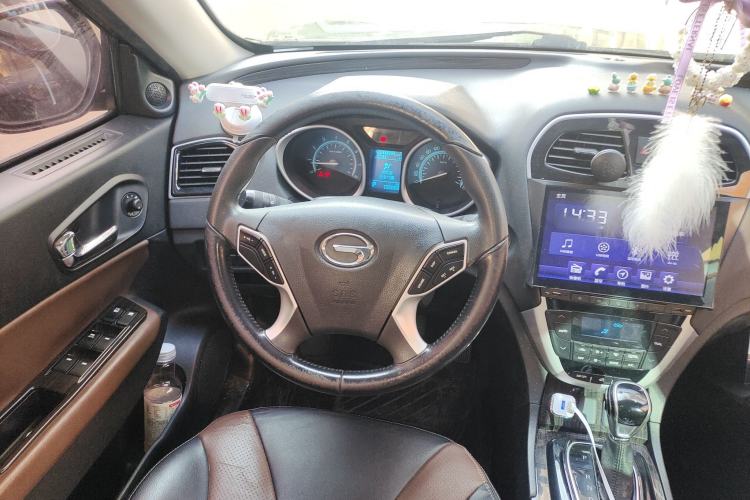 Used GAC Trumpchi GS5 Super 2015 1.8T Automatic Two-Wheel Drive Luxury Edition Steering Wheel