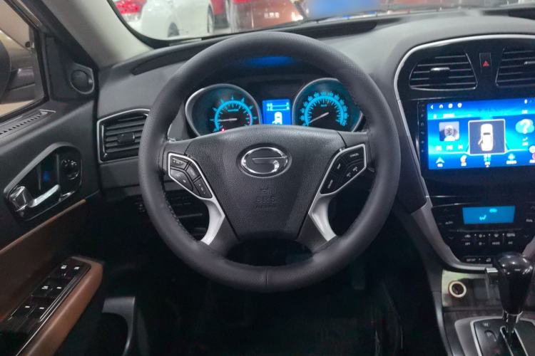Used GAC Trumpchi GS5 Super 2015 2.0L Automatic Two-Wheel Drive Luxury Navigation Edition Steering Wheel