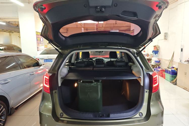 Used GAC Trumpchi GS5 Super 2015 1.8T Automatic Two-Wheel Drive Luxury Edition Trunk