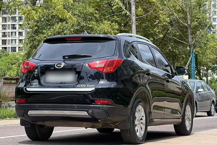 Used GAC Trumpchi GS5 Super 2016 2.0L Automatic Two-Wheel Drive Supreme Edition Exterior 4
