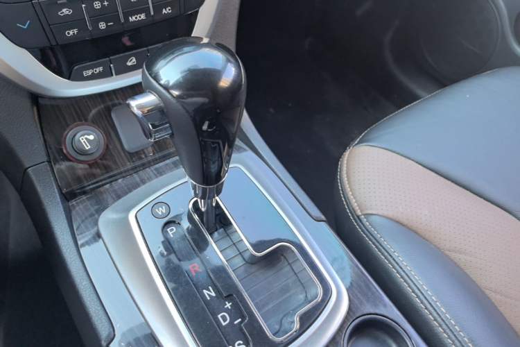 Used GAC Trumpchi GS5 Super 2016 2.0L Automatic Two-Wheel Drive Supreme Edition Gear Lever