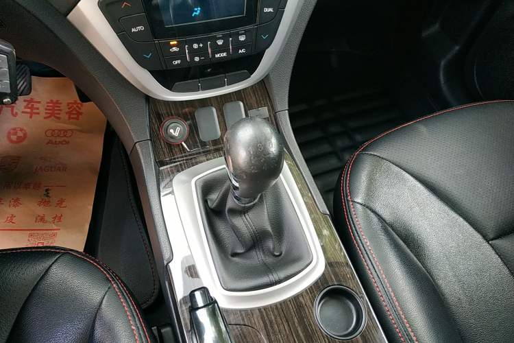 Used GAC Trumpchi GS5 Super 2016 2.0L Manual Two-Wheel Drive Comfort Edition Gear Lever