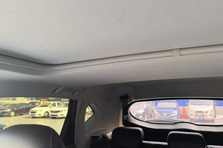 Used GAC Trumpchi GS5 Super 2016 2.0L Automatic Two-Wheel Drive Supreme Edition Headliner