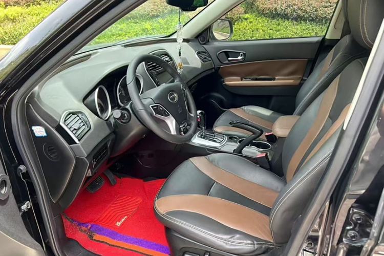 Used GAC Trumpchi GS5 Super 2016 2.0L Automatic Two-Wheel Drive Supreme Edition Interior 2