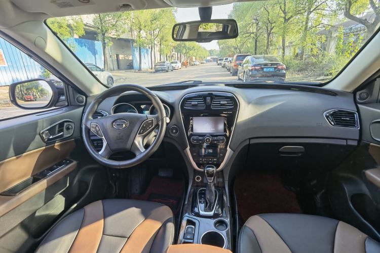Used GAC Trumpchi GS5 Super 2016 1.8T Automatic Two-Wheel Drive Anniversary Edition Interior 2