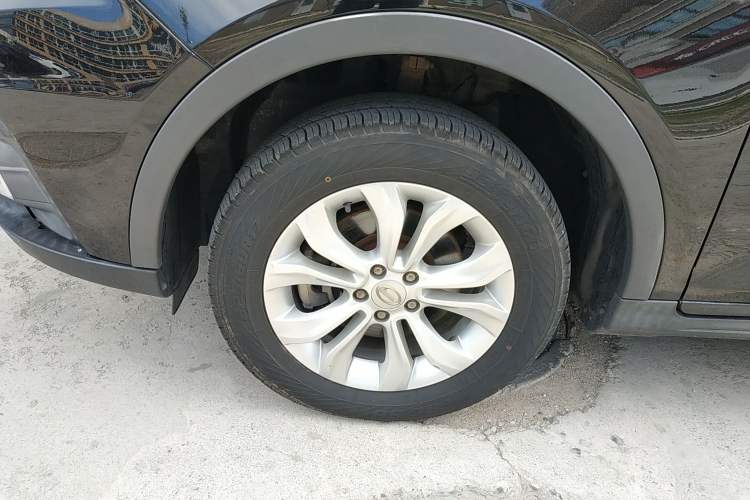 Used GAC Trumpchi GS5 Super 2016 2.0L Manual Two-Wheel Drive Comfort Edition Left Front Wheel Hub