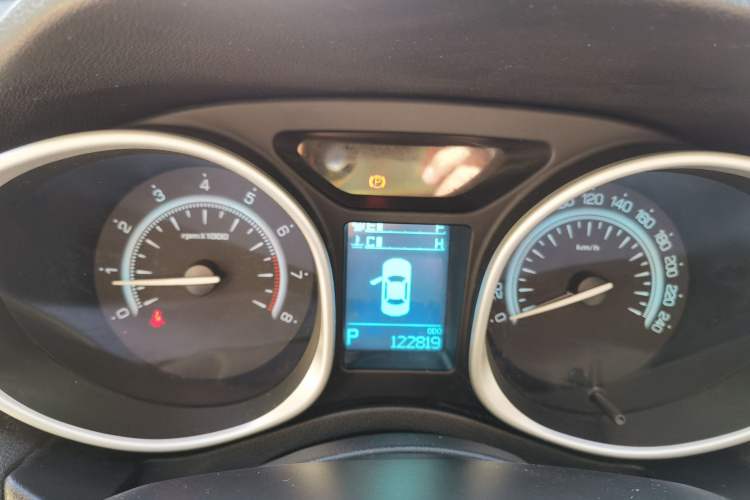 Used GAC Trumpchi GS5 Super 2016 1.8T Automatic Two-Wheel Drive Anniversary Edition Odometer Close Up
