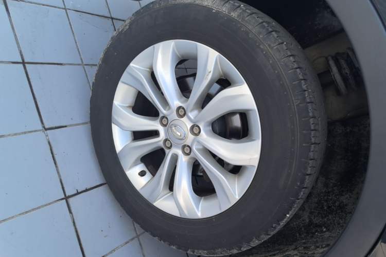 Used GAC Trumpchi GS5 Super 2016 2.0L Automatic Two-Wheel Drive Supreme Edition Right Rear Wheel Hub