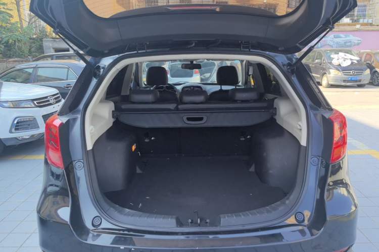 Used GAC Trumpchi GS5 Super 2016 2.0L Automatic Two-Wheel Drive Supreme Edition Trunk