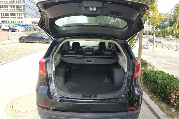 Used GAC Trumpchi GS5 Super 2016 2.0L Manual Two-Wheel Drive Comfort Edition Trunk