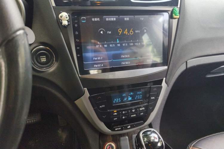 Used GAC Trumpchi GS5 Super 2016 1.8T Automatic Two-Wheel Drive Anniversary Edition Audio And AC Panel