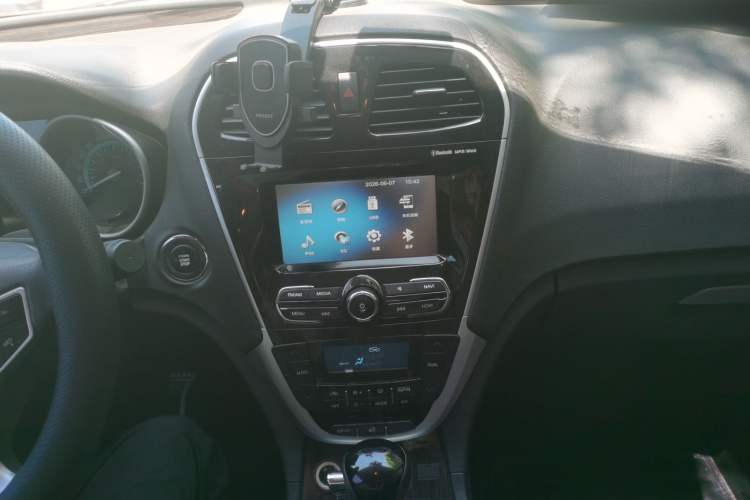 Used GAC Trumpchi GS5 Super 2016 2.0L Automatic Two-Wheel Drive Anniversary Edition Audio And AC Panel