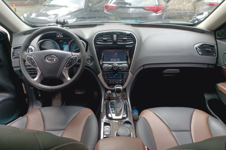 Used GAC Trumpchi GS5 Super 2016 1.8T Automatic Two-Wheel Drive Anniversary Edition Center Console
